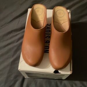 No. 6 tan Leather Clogs 38 color: palamino no box